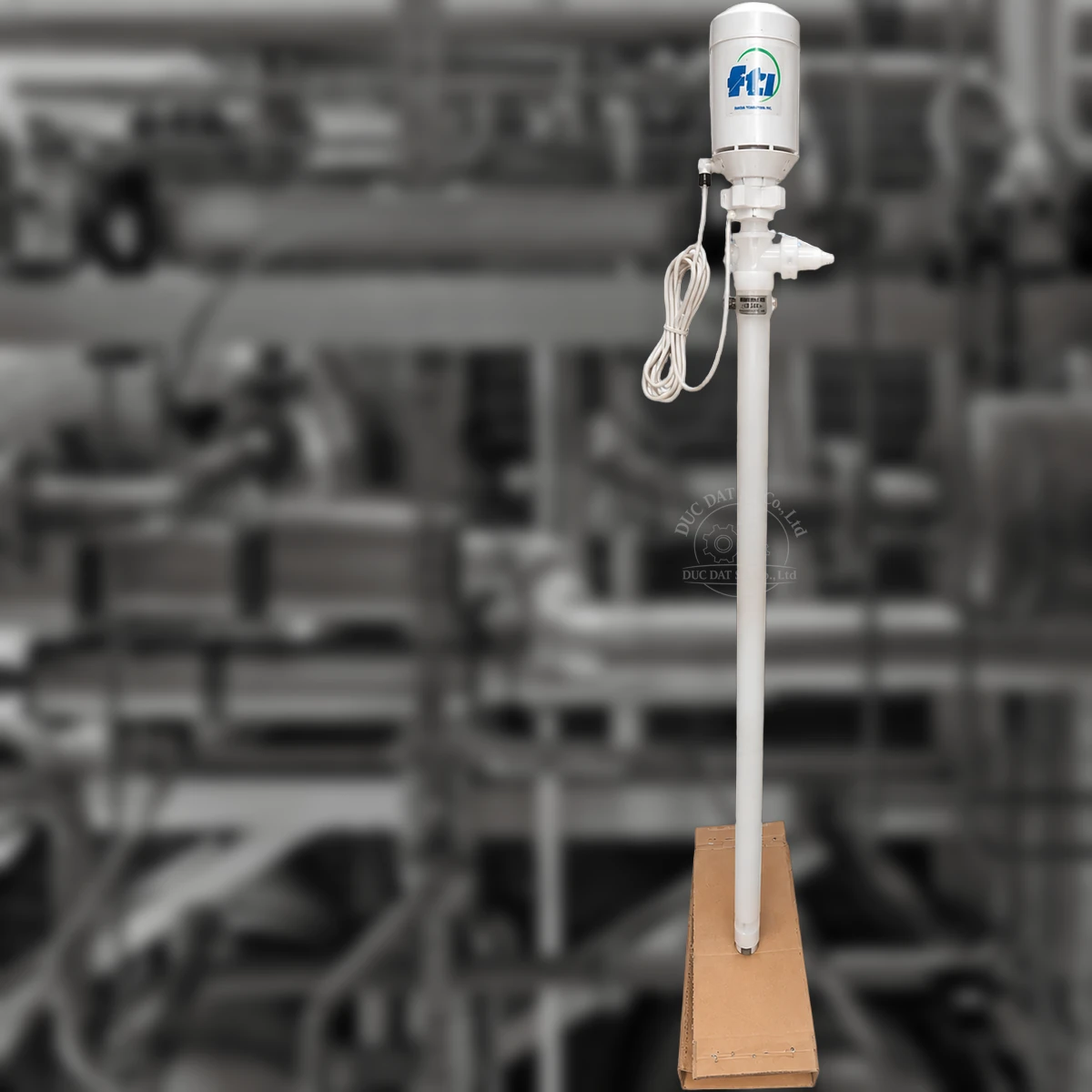 Ứng dụng bơm hút thùng phuy PFV40 + M5V trong chuyển hóa chất: Từ axit mạnh đến dung môi hữu cơ Đặc điểm kỹ thuật và chất lượng thương hiệu